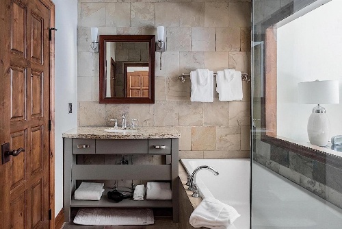 Old Town Luxury by Casago